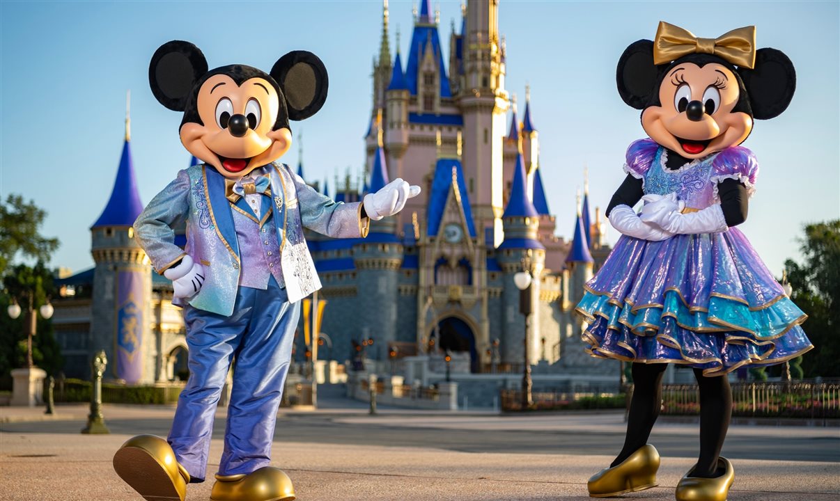 Castelo da Cinderela com Mickey e Minnie — Orlando / Disney